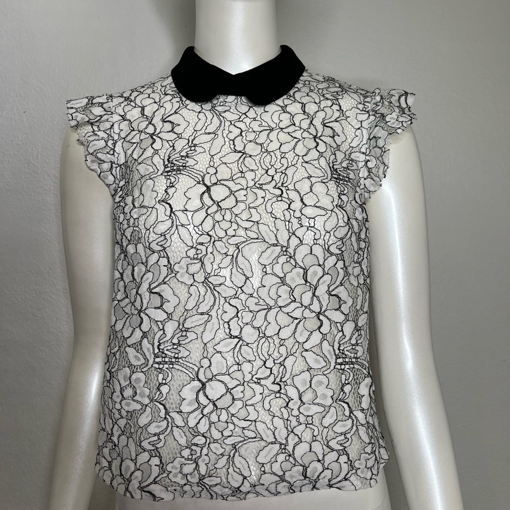 FOREVER 21 lacy button up top